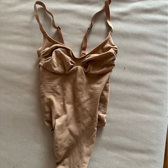 Skims bodysuit - Picture 1 of 3